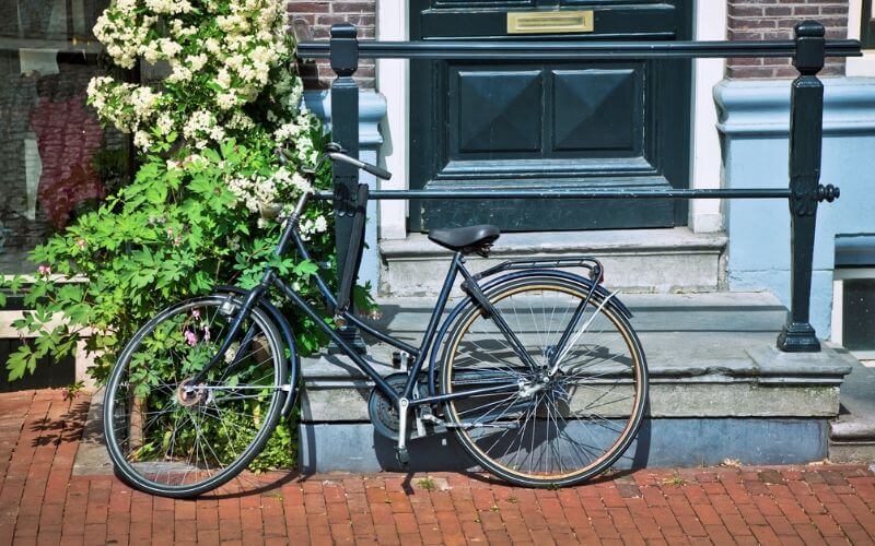 Furti di biciclette in garage: consigli su come prevenirli.